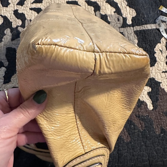 Coach Kristin patent leather bag. - Picture 9 of 14